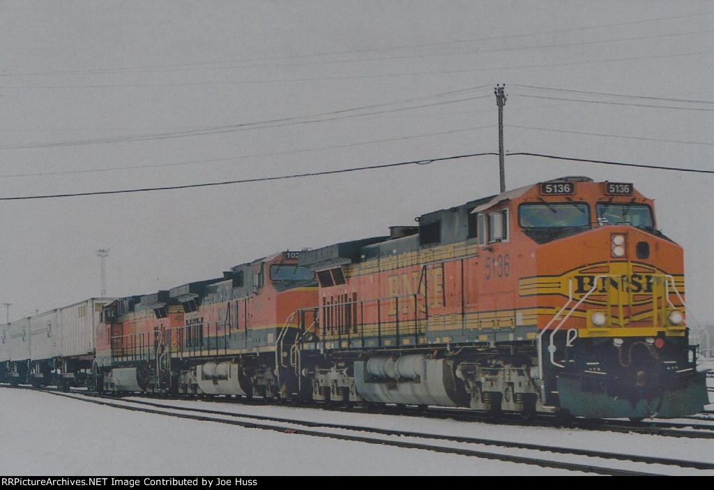 BNSF 5136 East